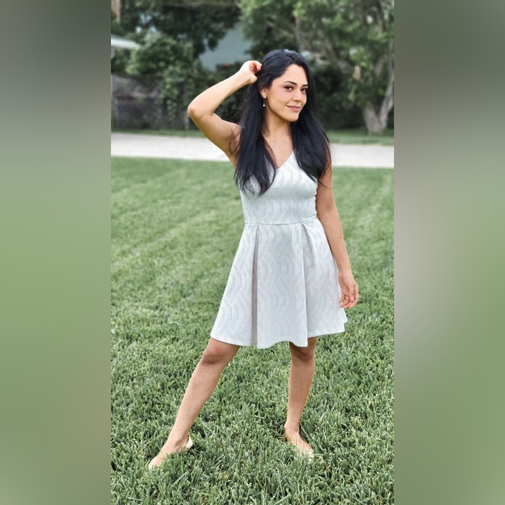 🤍 Aqua Fit & Flare Textured Dress – Size S